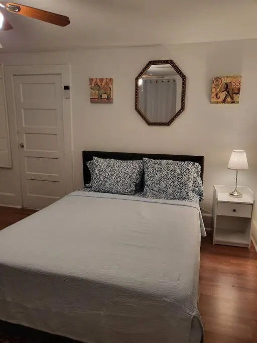 Large Studio1 Bedroom Or 2 Bedroom Apartment Nr Ocean Center Main St Walk To Beach Daytona Beach 0*,  United States
