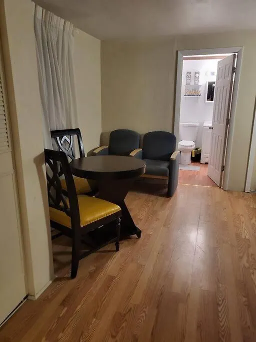 Large Studio1 Bedroom Or 2 Bedroom Apartment Nr Ocean Center Main St Walk To Beach Daytona Beach