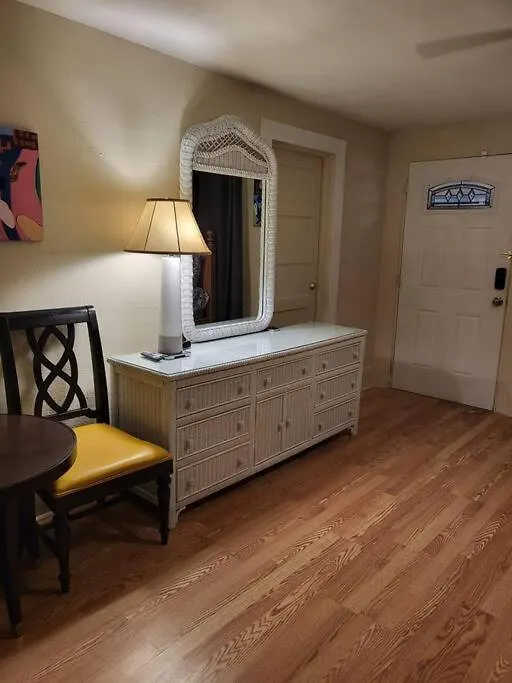 Large Studio1 Bedroom Or 2 Bedroom Apartment Nr Ocean Center Main St Walk To Beach Daytona Beach