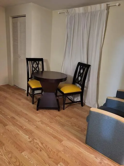 Large Studio1 Bedroom Or 2 Bedroom Apartment Nr Ocean Center Main St Walk To Beach Daytona Beach