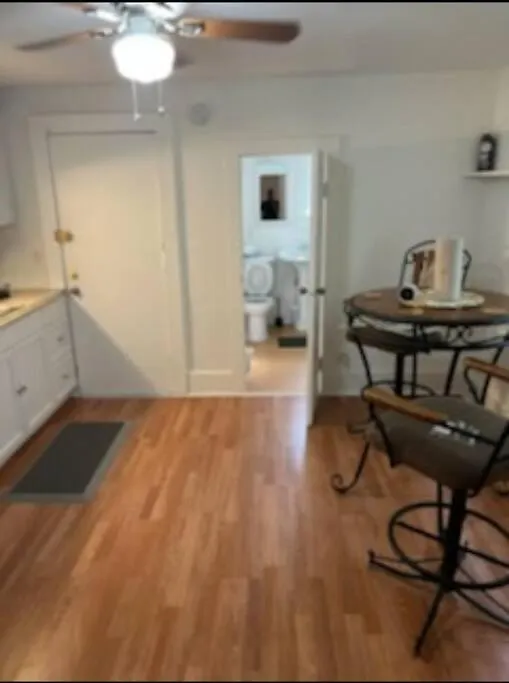 Large Studio1 Bedroom Or 2 Bedroom Apartment Nr Ocean Center Main St Walk To Beach Daytona Beach