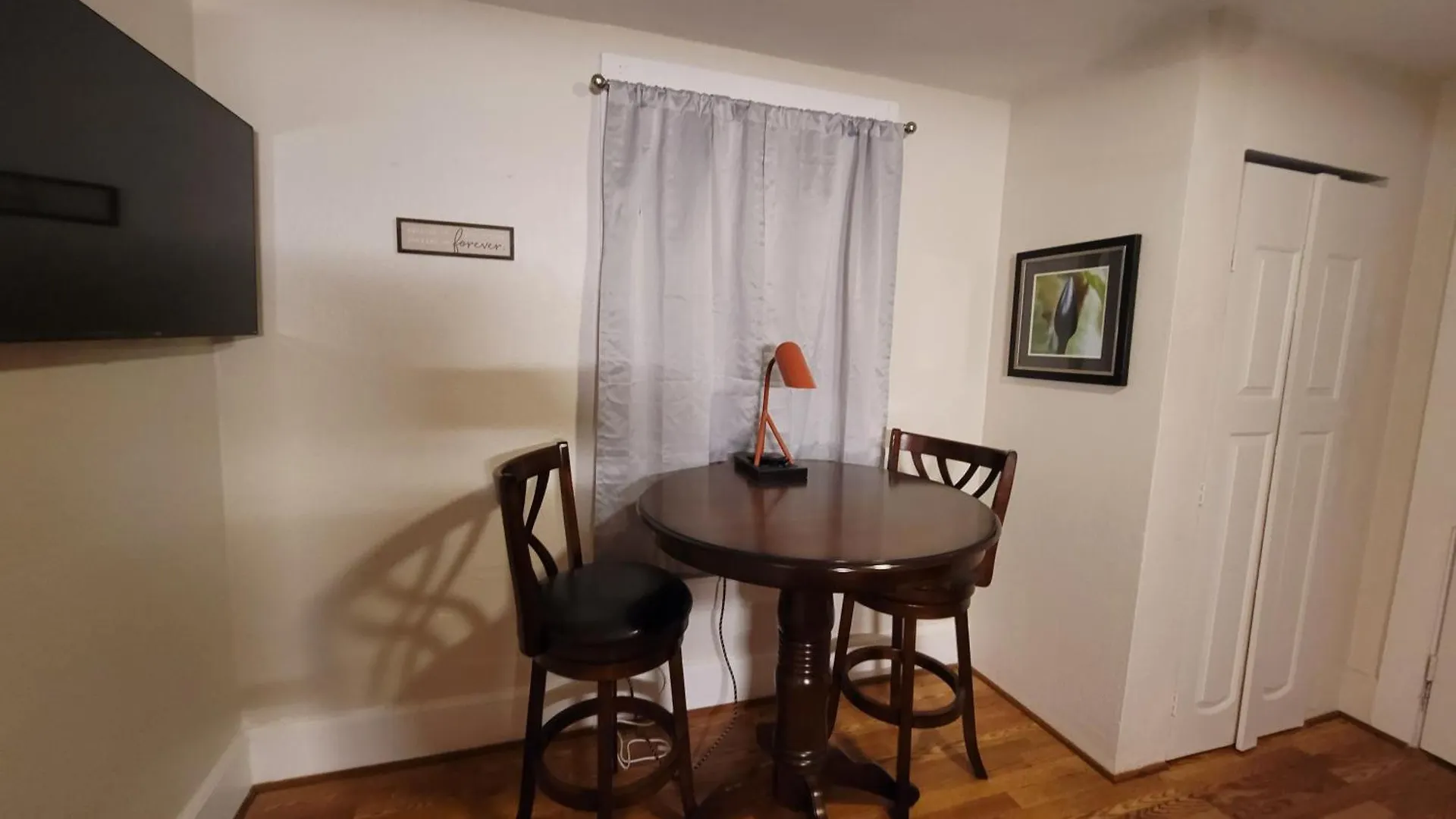 Large Studio1 Bedroom Or 2 Bedroom Apartment Nr Ocean Center Main St Walk To Beach Daytona Beach 0*,  United States