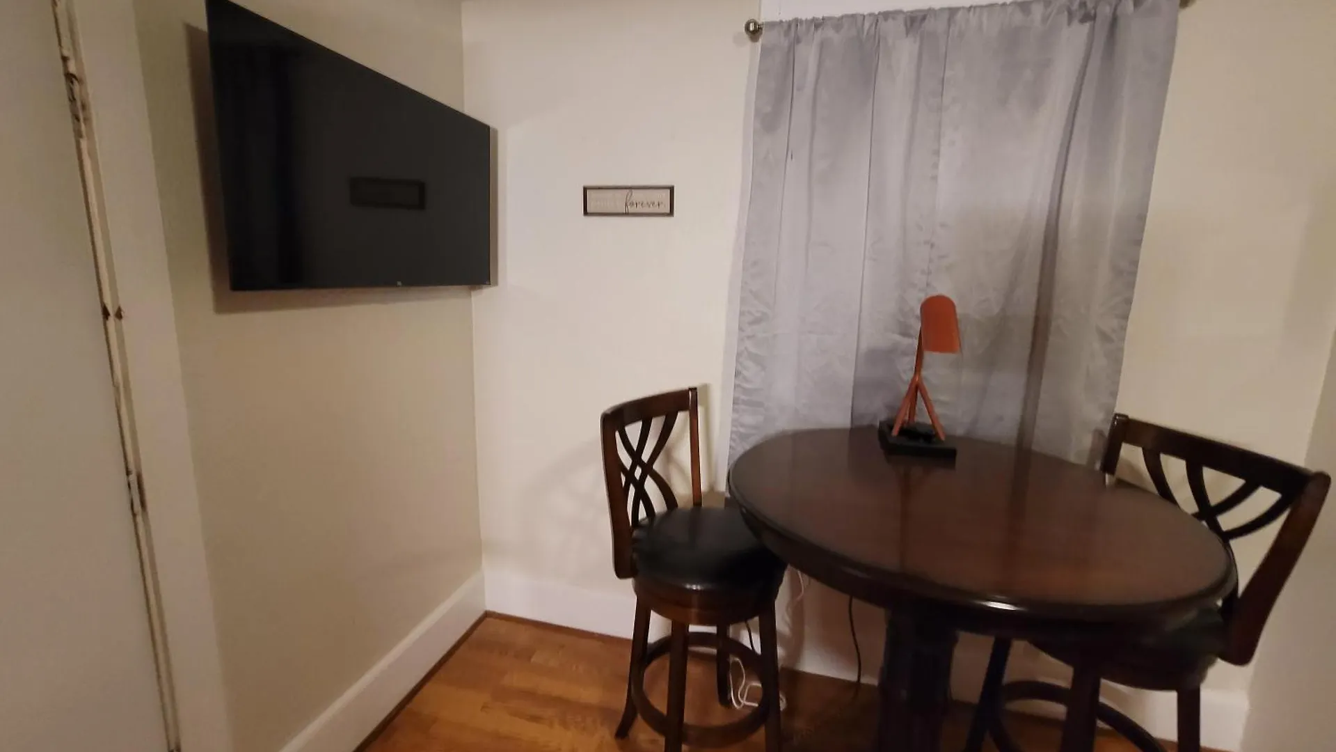 Large Studio1 Bedroom Or 2 Bedroom Apartment Nr Ocean Center Main St Walk To Beach Daytona Beach United States