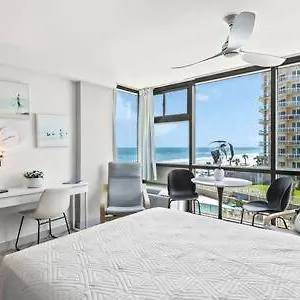  Apartment Newly Remodeled Beachfront With Pool
